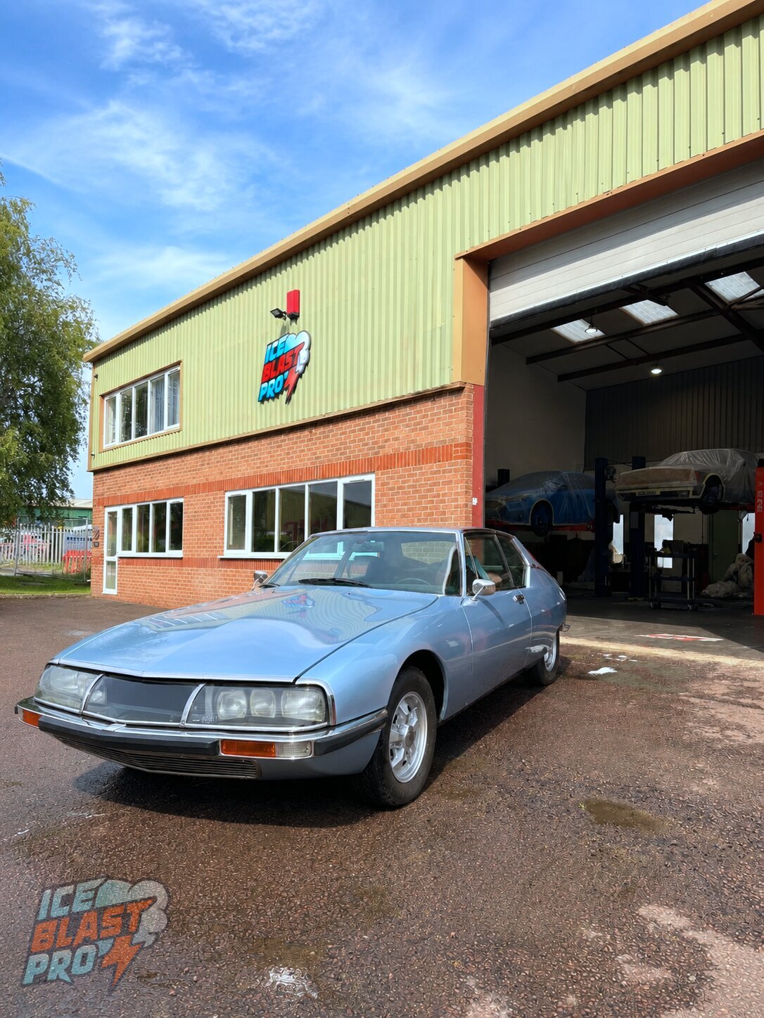 Citroën SM outside the IceBlastPro workshop