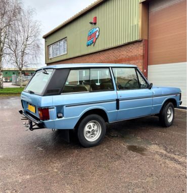 Range Rover Classic at the IceBlastPro workshop