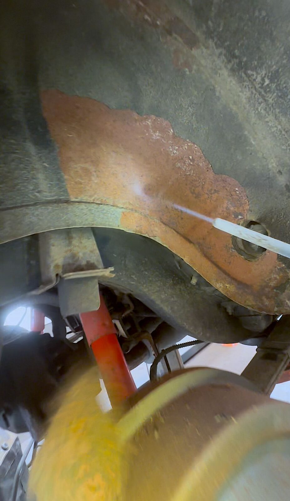 During the test blasts – The dry ice lifted whole sections of underseal away in sheets at first contact – confirming what was hiding underneath.