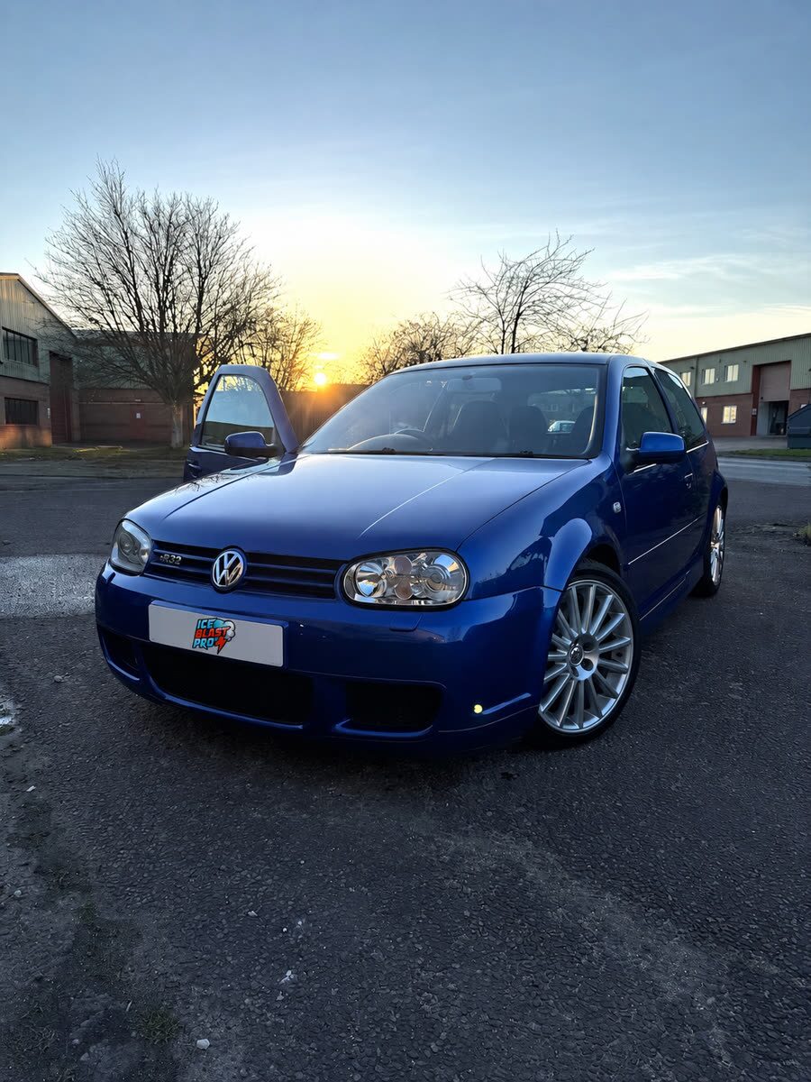Volkswagen Golf R32 outside the IceBlastPro workshop